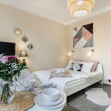 Old Town Studio Apartment Прага Екстериор снимка