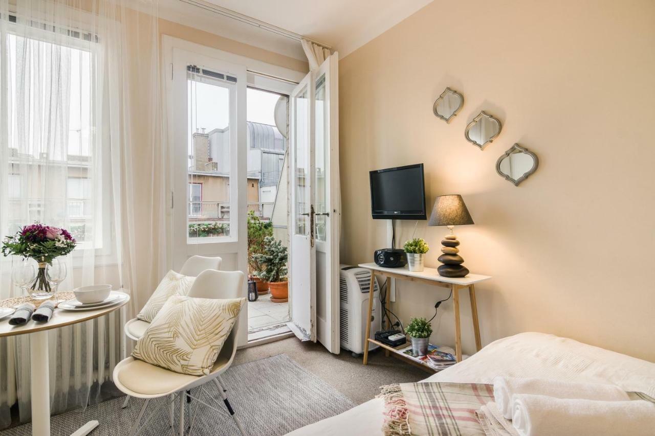 Old Town Studio Apartment Прага Екстериор снимка