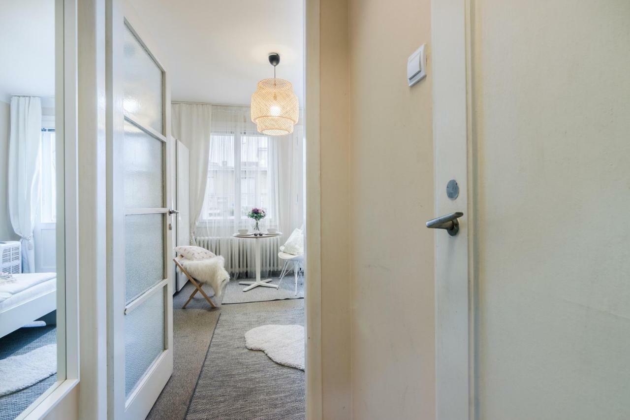 Old Town Studio Apartment Прага Екстериор снимка